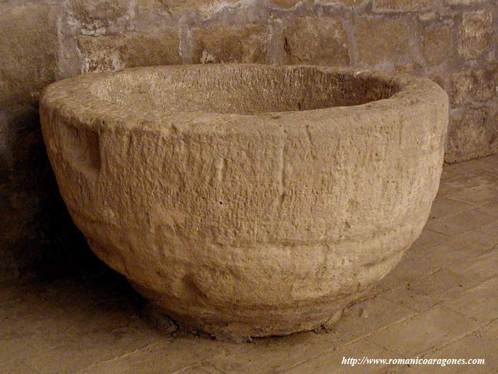 PILA BAUTISMAL